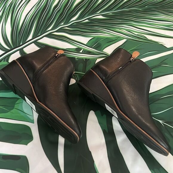 Kenneth Cole, black, leather wedge booties - Picture 8 of 8